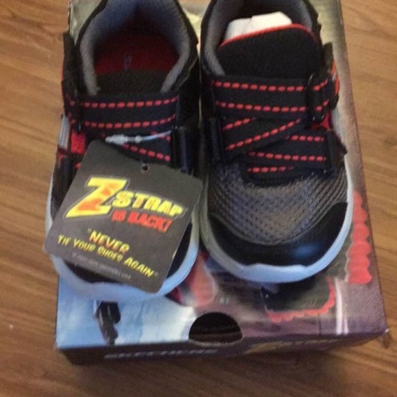 BRAND NEW boy toddler Skechers swift blast Velcro shoes size 5 - Picture 4 of 7